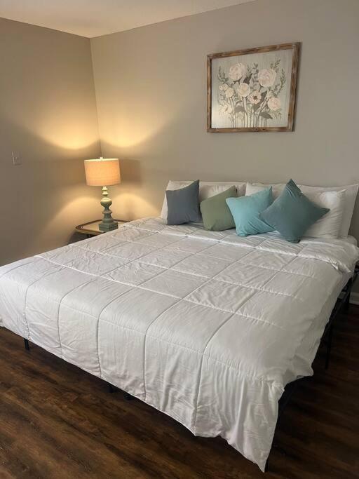 Indigo Downtownwalkable Kingbed Apartman RaleighRaleigh  Kültér fotó