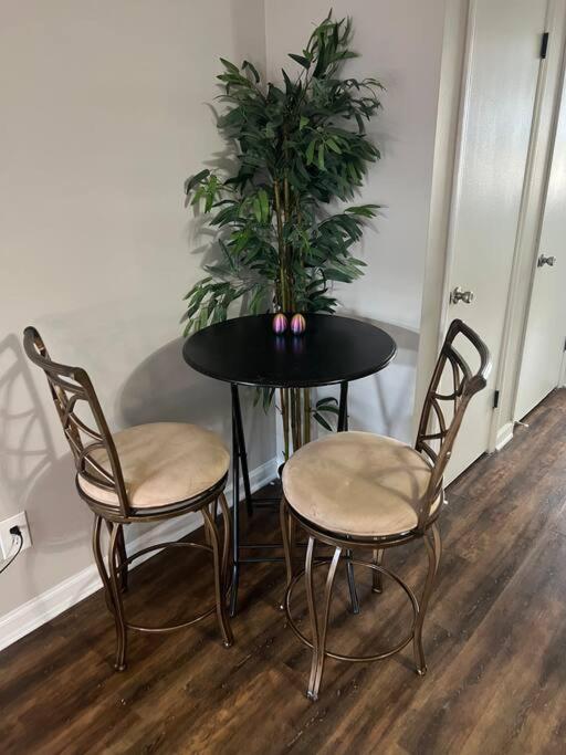 Indigo Downtownwalkable Kingbed Apartman RaleighRaleigh  Kültér fotó